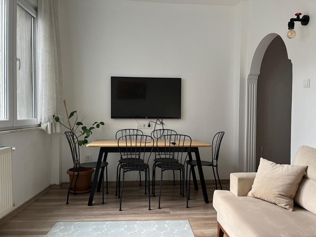 Centrally Located, 2+1 House In Taksim, Cihangir Apartment Истанбул Екстериор снимка