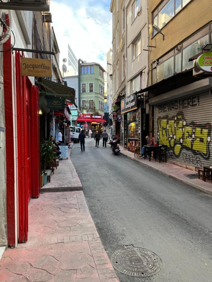 Centrally Located, 2+1 House In Taksim, Cihangir Apartment Истанбул Екстериор снимка